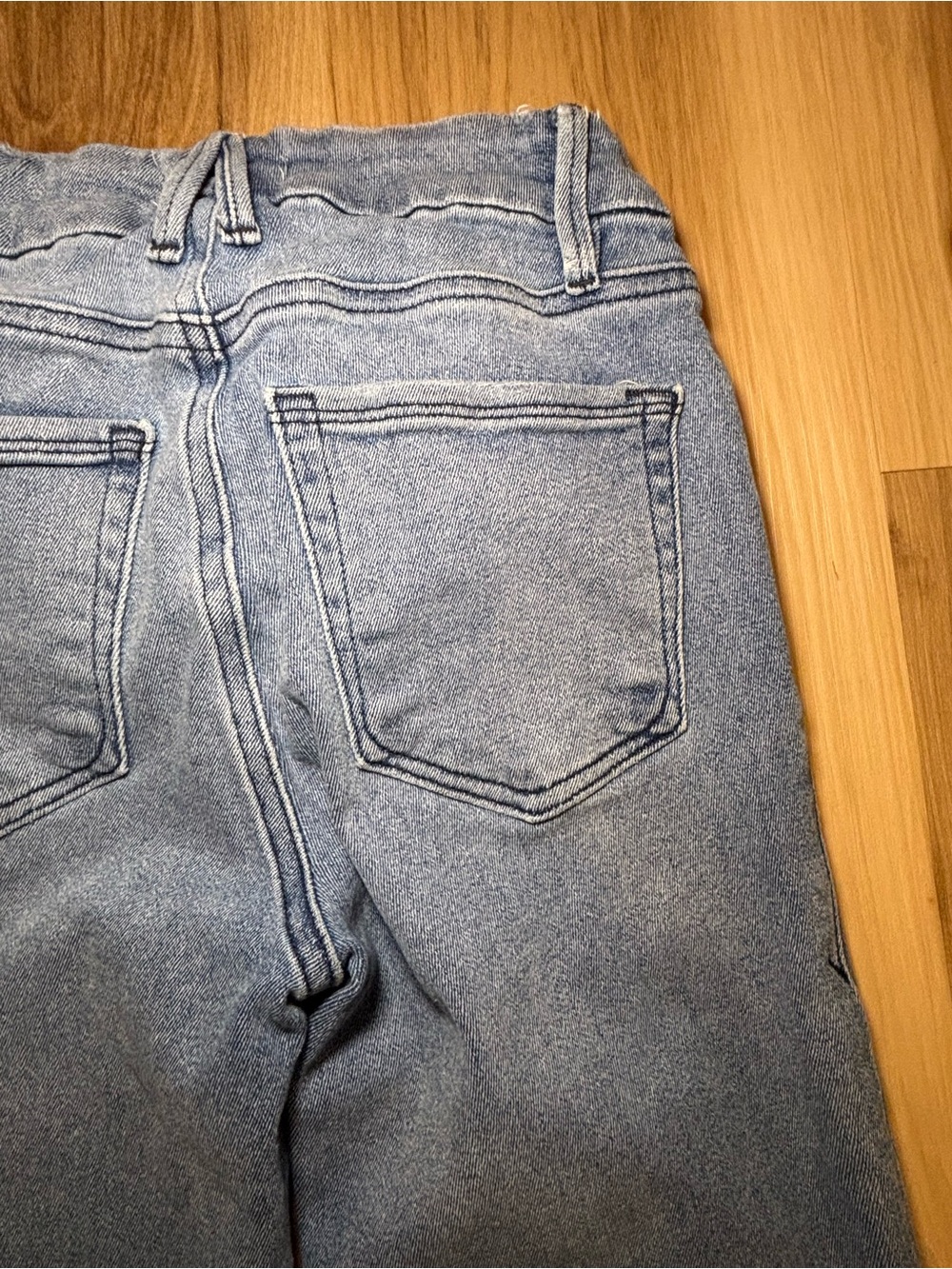 Good American Light Blue Frayed-Hem Cropped Jeans - Picture 12 of 16